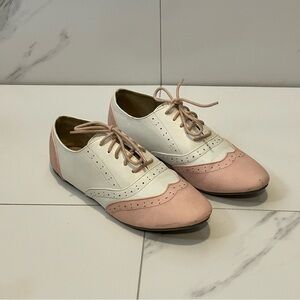 Ollio Women's Pink and White Flats Size 7.5